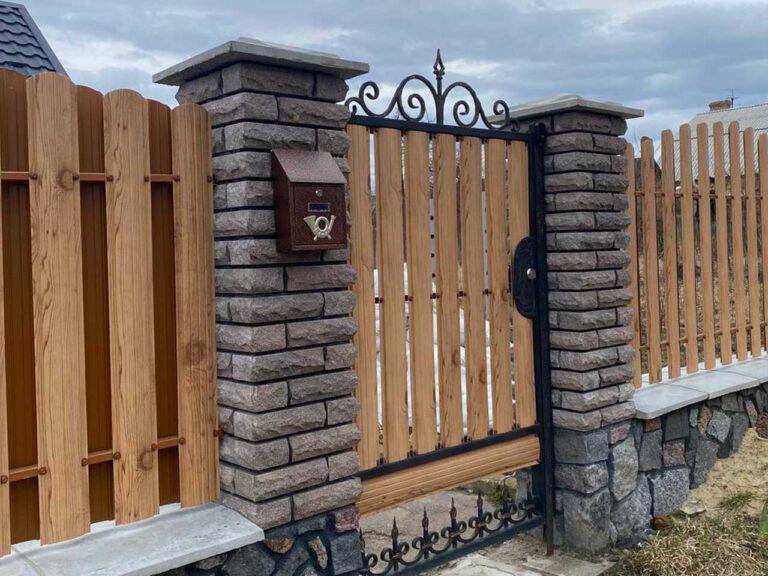 Купить Забор евроштакетник под светлое дерево в Москве по цене от 2370 руб. Забор евроштакетник под светлое дерево купить Москва